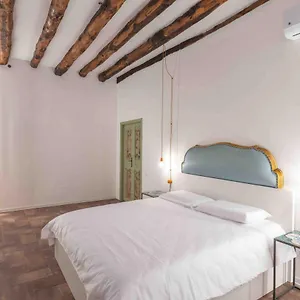 Calderai 82 1 E 2 , Palermo Italia